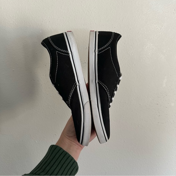 Vans Classic Black Atwood Low Skate Sneakers - Picture 4 of 9